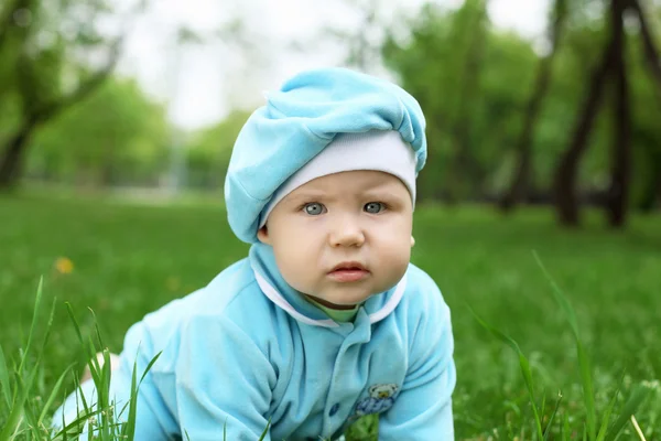 Portrait of a baby boy in the park — Stock Photo, Image