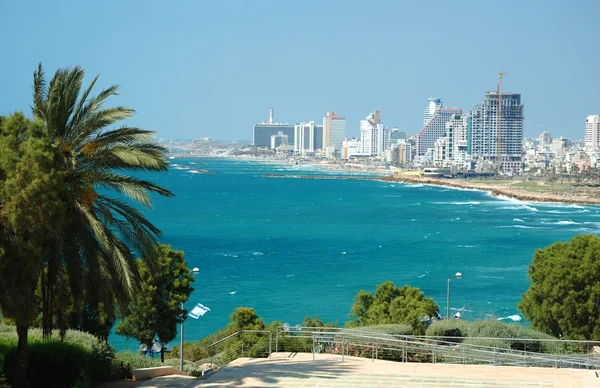 Вид на морское побережье Тель-Авива из Яффо — стоковое фото