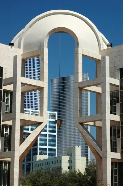 Edifício moderno em Tel-Aviv, Israel — Fotografia de Stock