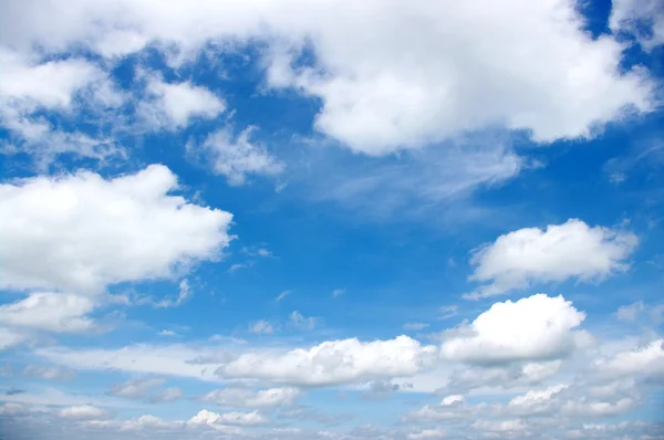 Blauer Himmel Hintergrund — Stockfoto