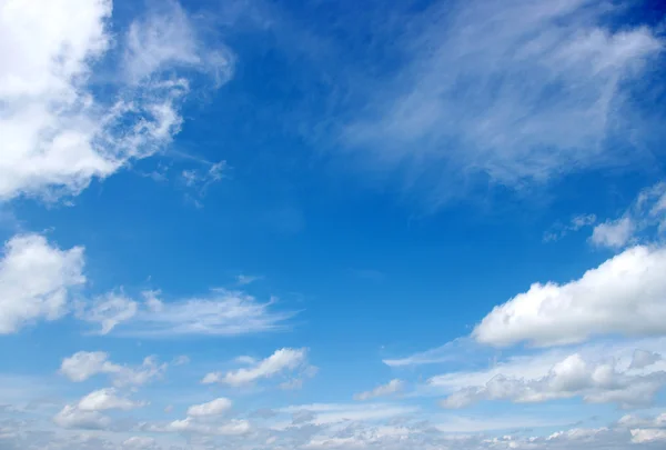 Blauer Himmel Hintergrund — Stockfoto