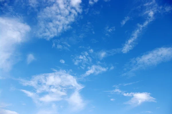 Білі хмари — стокове фото