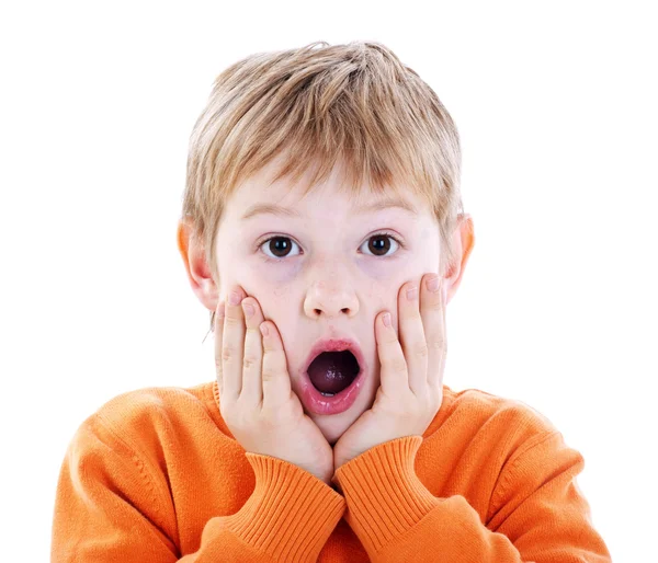 Schattige jongen met een expressie van grote verrassing — Stockfoto