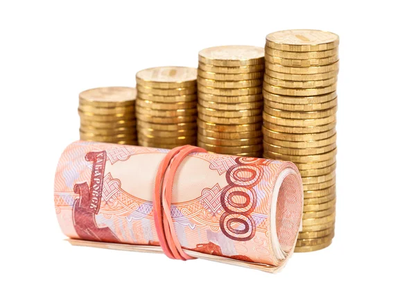 Notas e moedas de rublos russos sobre branco — Fotografia de Stock