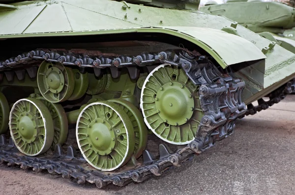 Lagartas do velho tanque de luz soviético — Fotografia de Stock
