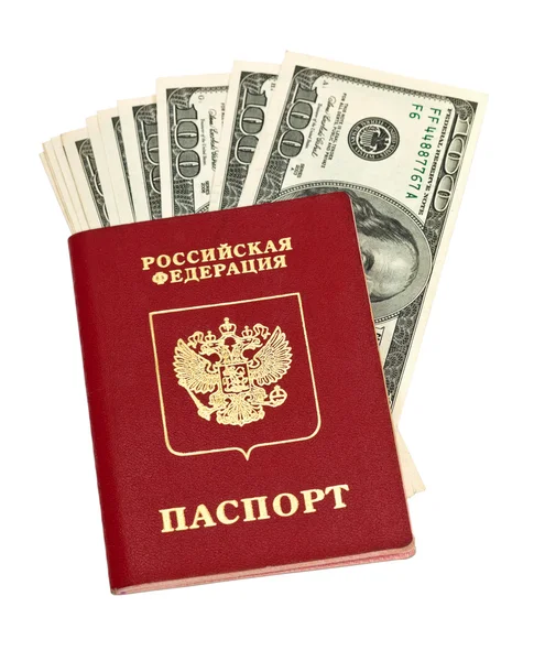 Passaporte russo e dólares americanos isolados em fundo branco — Fotografia de Stock