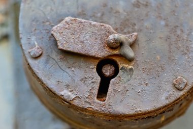 Rusty padlock clipart