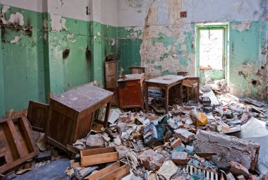 Grunge abandoned office
