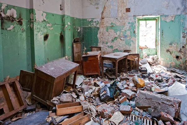 Grunge abandoned office — Stock Photo, Image