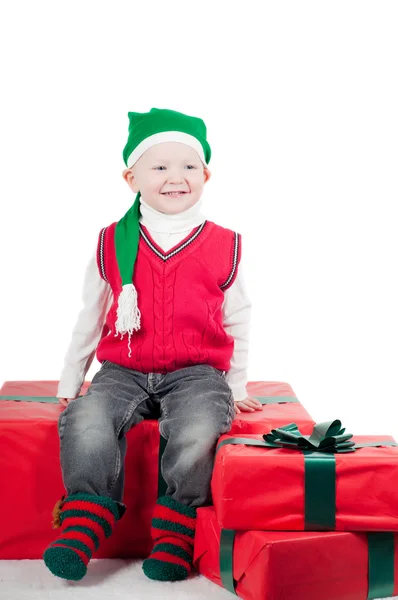 Niño de Navidad con regalos — Foto de Stock