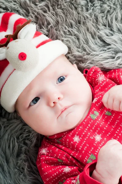 Kırmızı küçük şirin bebek — Stok fotoğraf