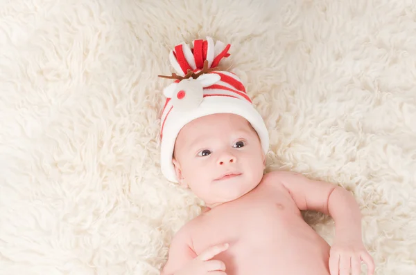 Bebê recém-nascido em chapéu chritstmas — Fotografia de Stock