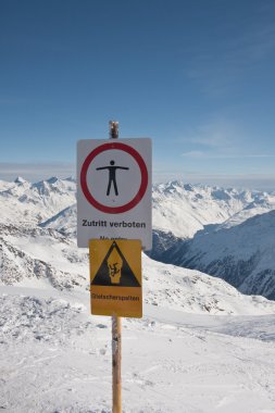 dağlarda Emanet. Kayak Merkezi Sölden. Avusturya