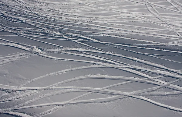 Konsistens av spår för skidor och snowboard — Stockfoto