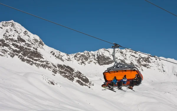 滑雪升降椅。solden。奥地利 — 图库照片