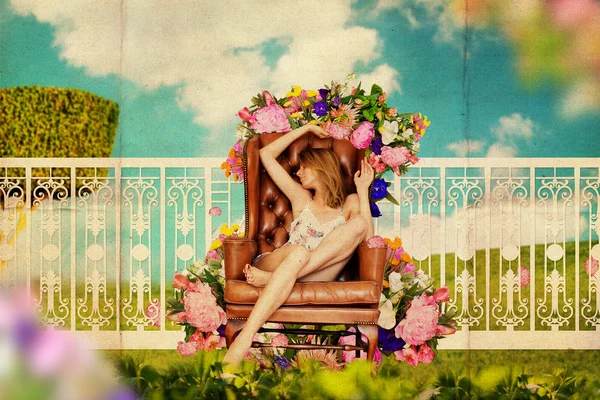 아름 다운 젊은 여자, 복고풍 패턴와 함께 미술 콜라주 — 스톡 사진