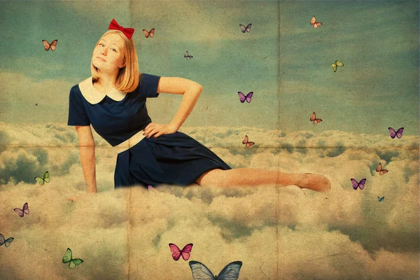Collage. Schönheit oun Frau am Himmel, in Wolken — Stockfoto