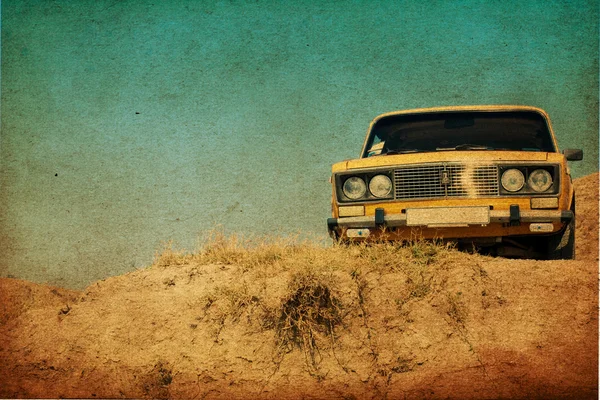 Carro retro na imagem vintage — Fotografia de Stock