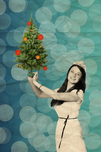 Vintage Pohlednice s novoroční strom a krásná mladá žena — Stock fotografie