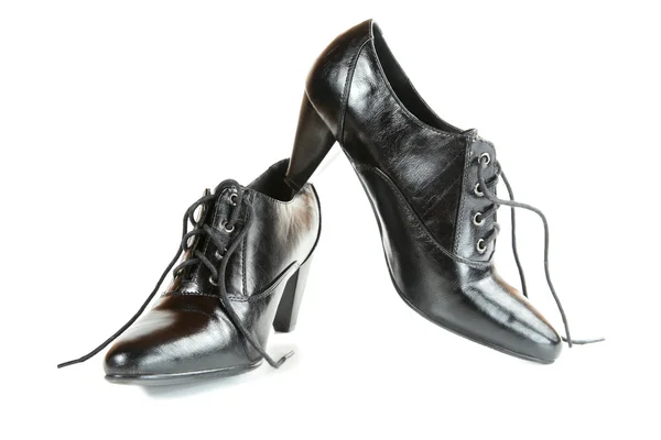 Sapatos femininos pretos isolados — Fotografia de Stock