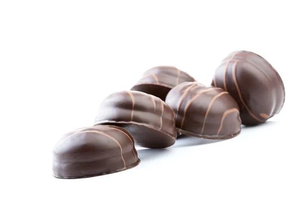 Шоколадні цукерки, ізольовані — стокове фото