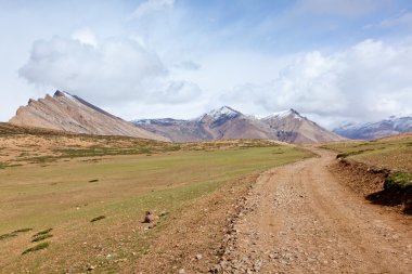 Himalayalar 'da yol