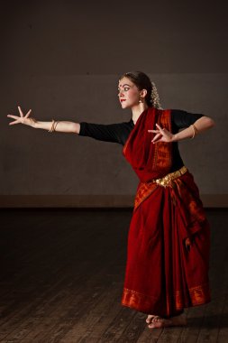 bharat natyam dans üs