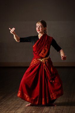 bharat natyam dans üs