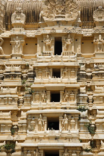 Gopuram (torre) del templo hindú — Foto de Stock