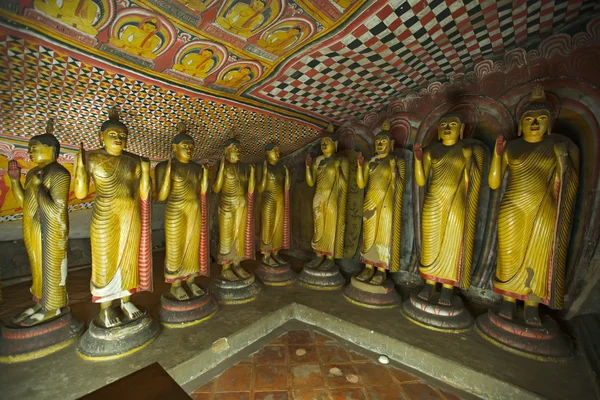 Ősi buddha képek dambulla rock templomban barlangok, Srí lanka — Stock Fotó