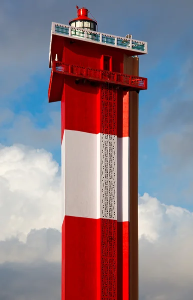 Современный маяк — стоковое фото