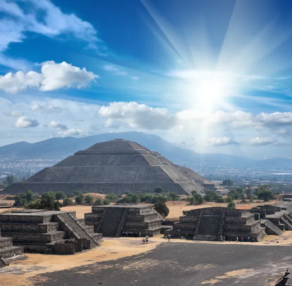 Pirâmides de teotihuacano — Fotografia de Stock