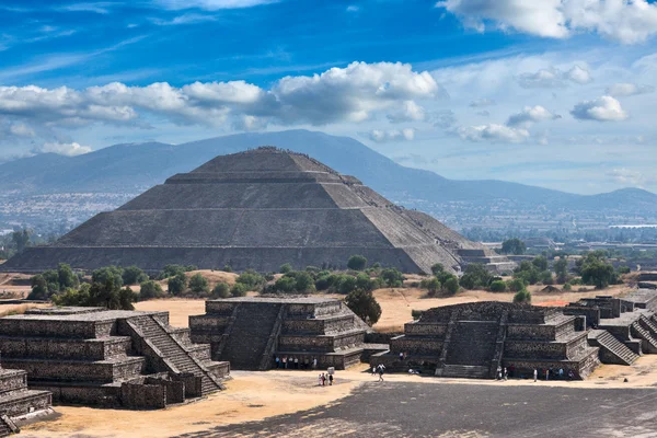 Teotihuacan pyramiderna — Stockfoto