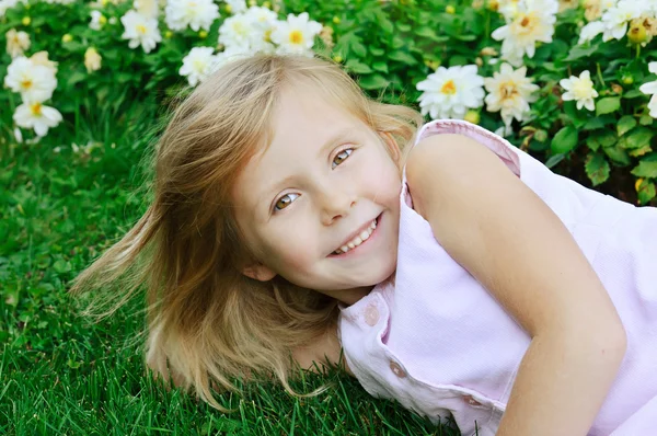 Cinco anos de idade menina — Fotografia de Stock