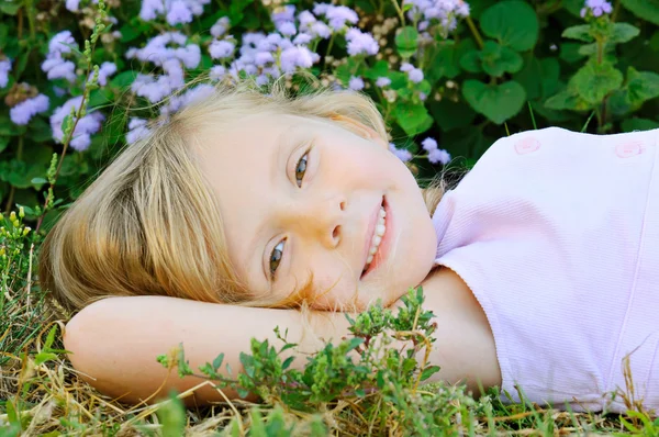 Vijf jaar oud meisje — Stockfoto