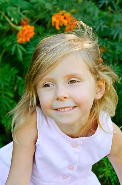 Niña de cinco años —  Fotos de Stock