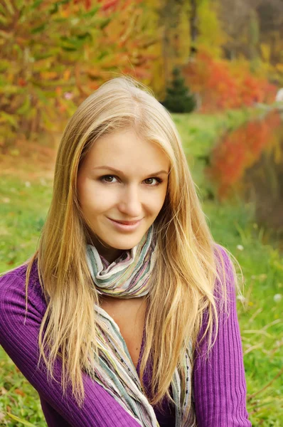 Podzimní dívka portrét — Stock fotografie