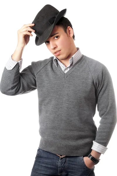 Jovem homem bonito usando chapéu preto — Fotografia de Stock
