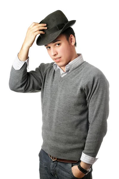 年轻有魅力的男人，戴着黑帽子 — 图库照片