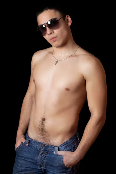 Junger Mann mit Sonnenbrille. isoliert — Stockfoto