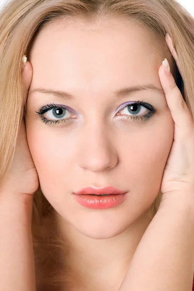 Jonge mooie blonde vrouw — Stockfoto