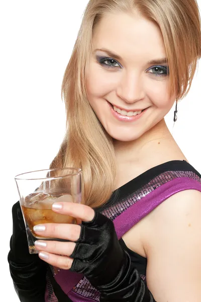Sorrindo jovem loira com um copo — Fotografia de Stock