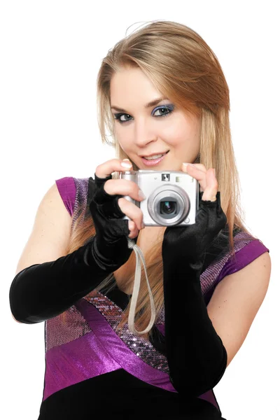 Hravá blondýnka drží fotoaparát fotografie. samostatný — Stock fotografie