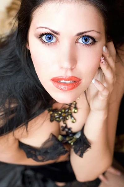 Detailní portrét krásné bruneta — Stock fotografie