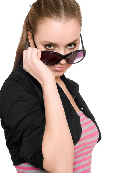 Retrato de mujer joven bonita en gafas de sol —  Fotos de Stock