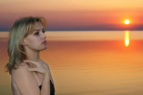 Young blonde at sunset — Stock Photo, Image