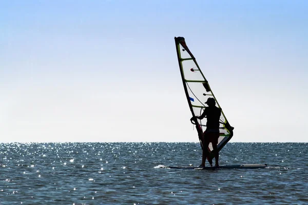 ウィンド サーフィンのシルエット — ストック写真