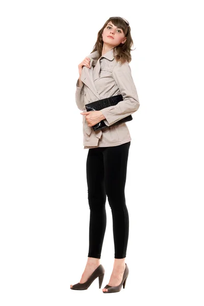 Attraktiva flickan bär en kappa — Stockfoto
