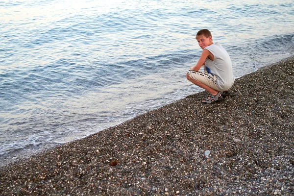 Jugend an der Küste des Meeres — Stockfoto
