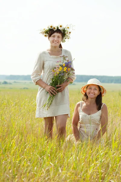 Summer portrait of happy women — Stock Photo, Image
